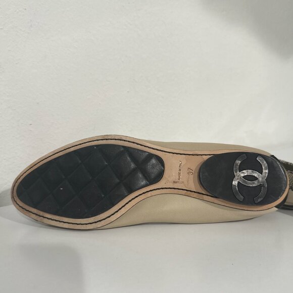 Chanel Lambskin Spirit Flats w/ Elastic & Black Cap Toe Size 7 - Picture 6 of 10